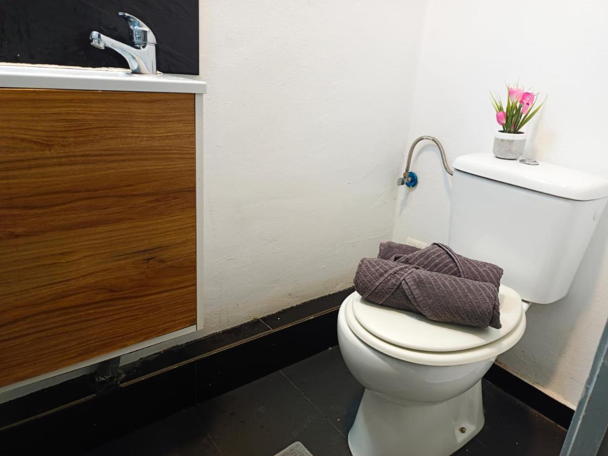 By Plaza Real Budget Rooms Barcelone Extérieur photo